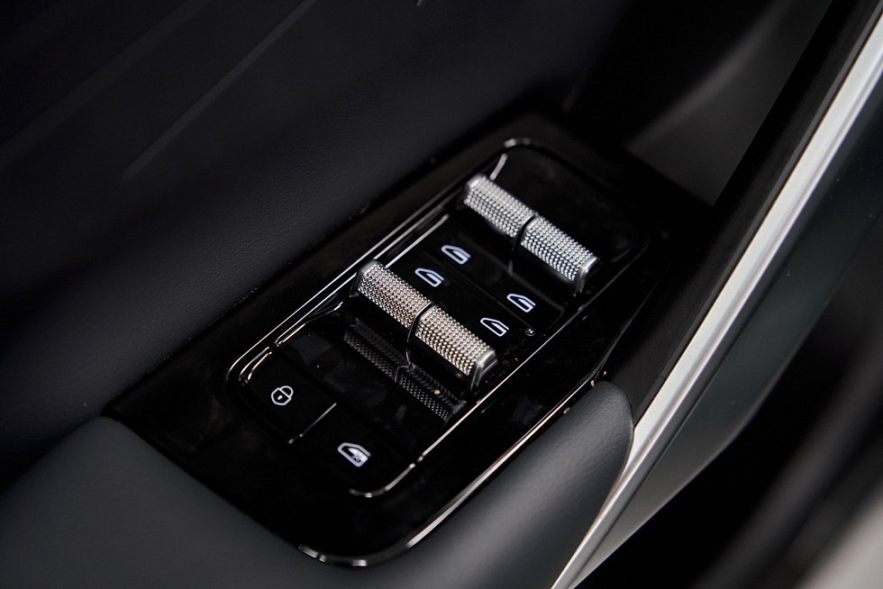 Geely Atlas Флагман, зеленый