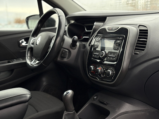 Renault Kaptur Drive, 2017 года, пробег 140541 км
