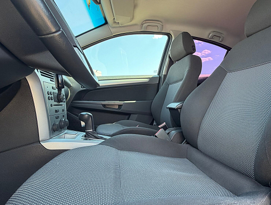 Opel Astra, 2011 года, пробег 275000 км