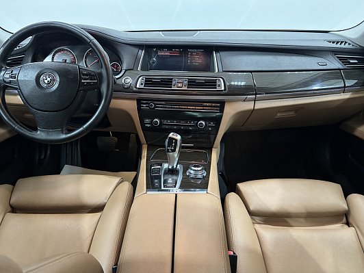 BMW 7 серии, 2012 года, пробег 196108 км