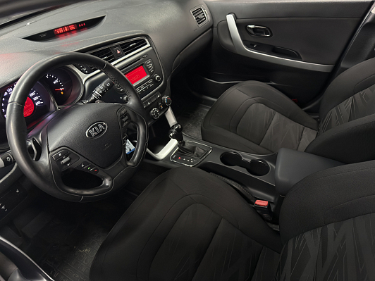 Kia Ceed, 2018 года, пробег 100000 км