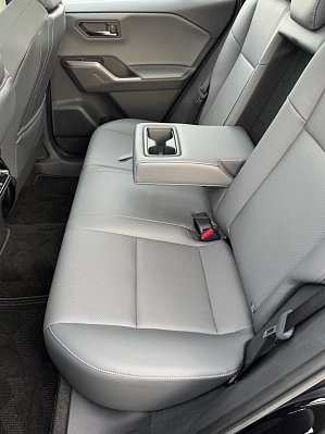 Toyota RAV4 Luxury, 2026 года, пробег 268 км