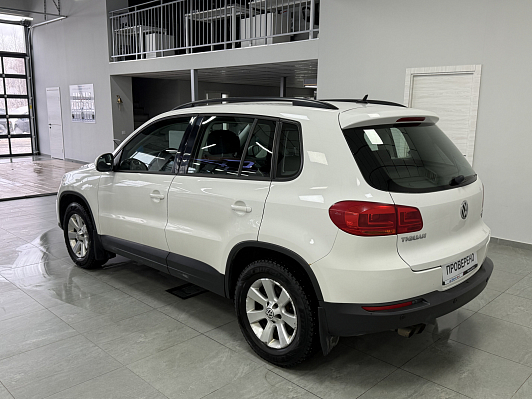 Volkswagen Tiguan Avenue, 2013 года, пробег 185462 км
