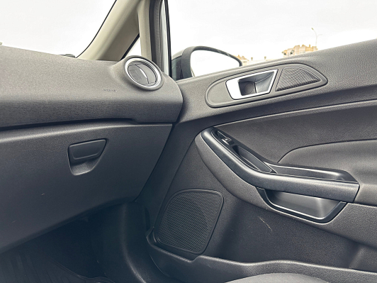 Ford Fiesta White and Black, 2018 года, пробег 125000 км