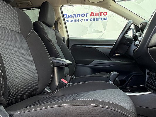 Mitsubishi Outlander Intense+, 2021 года, пробег 165000 км