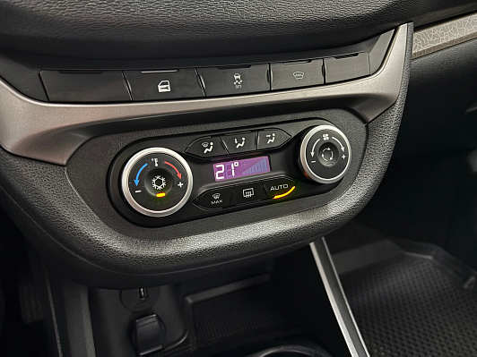 Lada (ВАЗ) Vesta Luxe, 2021 года, пробег 49729 км