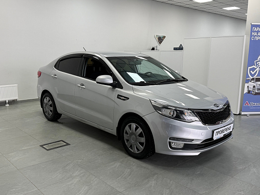 Kia Rio Luxe, 2016 года, пробег 97504 км