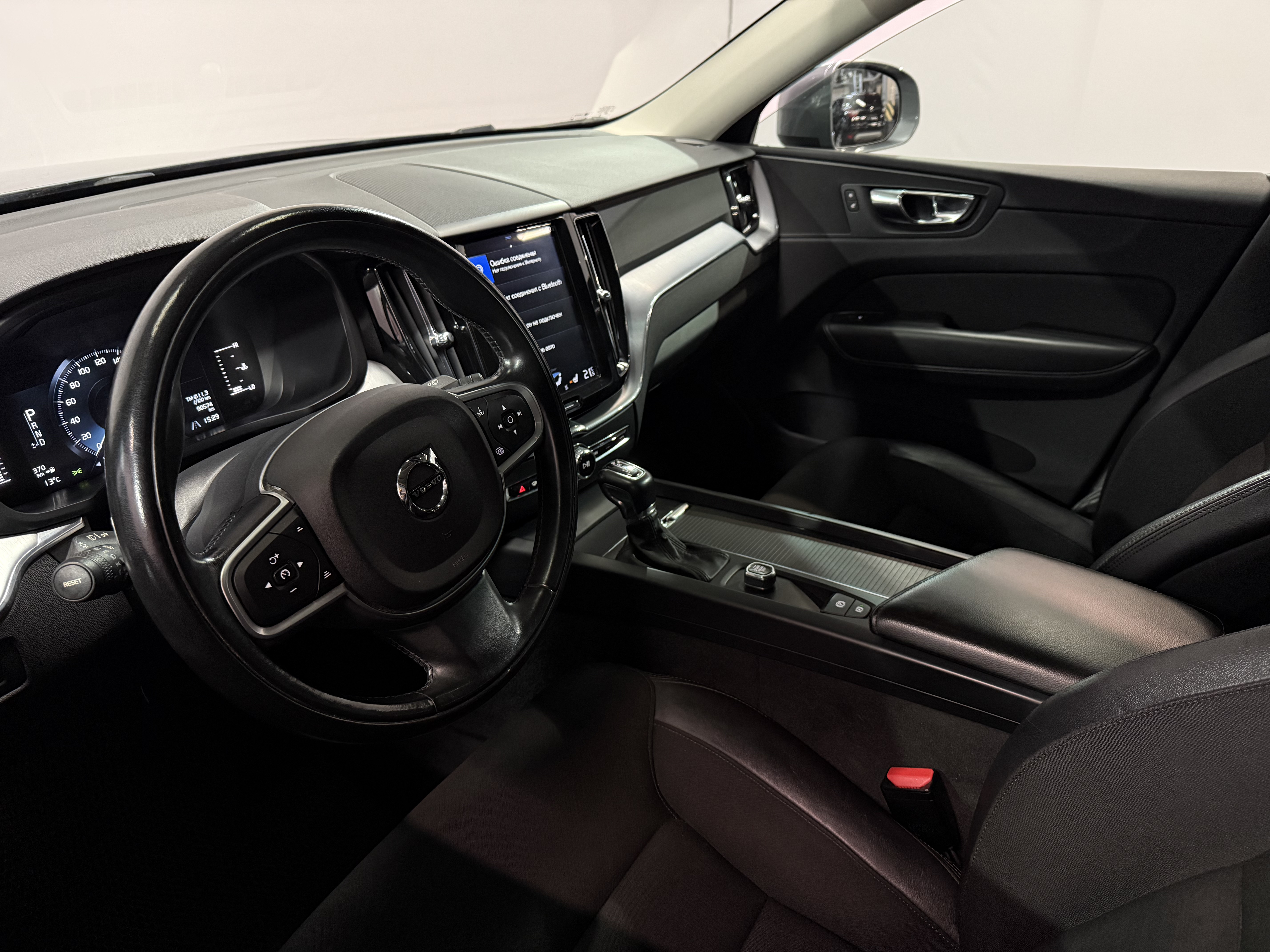 Volvo XC60 Momentum, 2018 года, пробег 90500 км