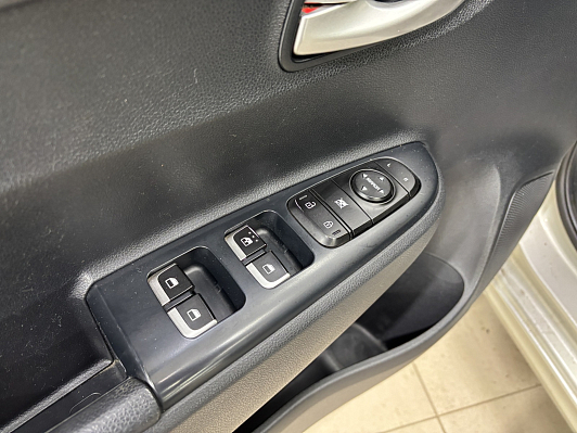 Kia Rio Luxe, 2017 года, пробег 151052 км