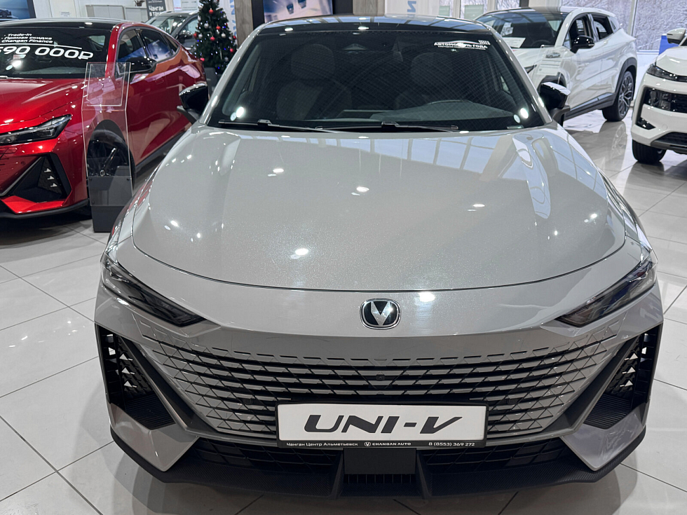 Changan UNI-V LX, серебряный