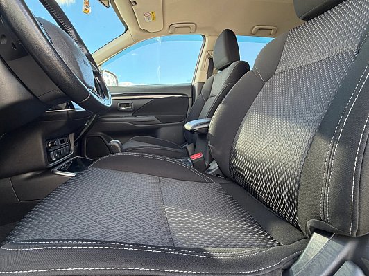 Mitsubishi Outlander Intense+, 2021 года, пробег 163500 км