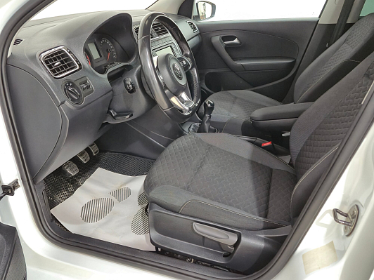 Volkswagen Polo Drive, 2018 года, пробег 131136 км
