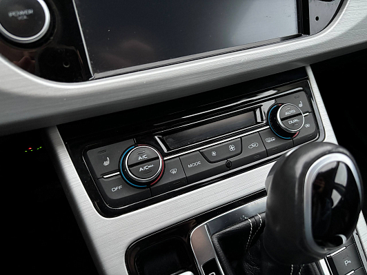 Geely Atlas Люкс + Yandex Auto, 2020 года, пробег 119382 км