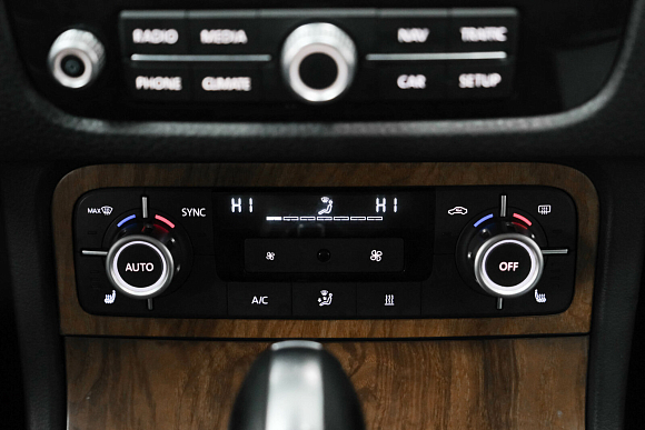 Volkswagen Touareg R-line, 2014 года, пробег 160000 км