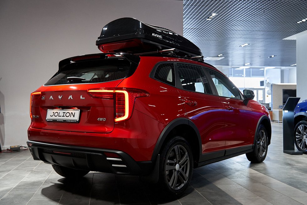 Haval Jolion Комфорт, красный
