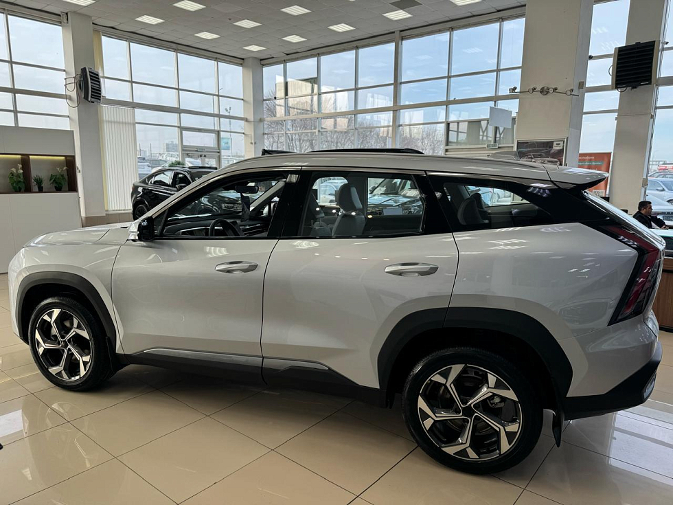 Geely Atlas Спорт, серебряный