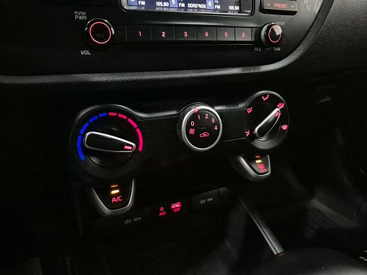 Kia Rio Luxe, 2019 года, пробег 102015 км