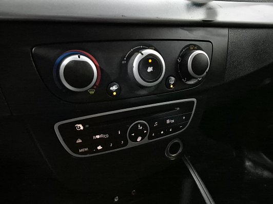 Renault Fluence, 2010 года, пробег 299691 км