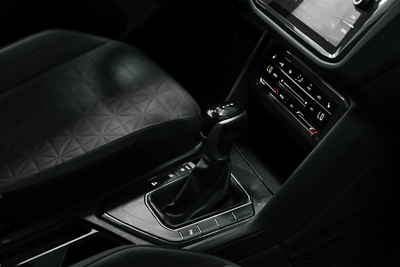 Volkswagen Tiguan Respect, 2020 года, пробег 146743 км