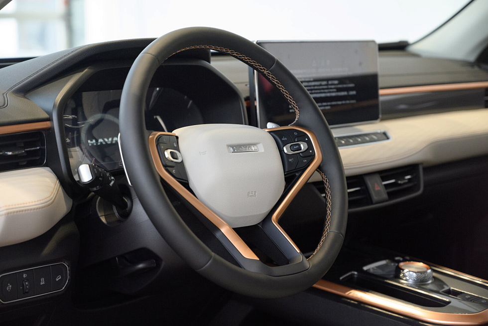 Haval Jolion Техно, красный