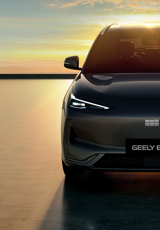 Geely EX5 Max, серебряный