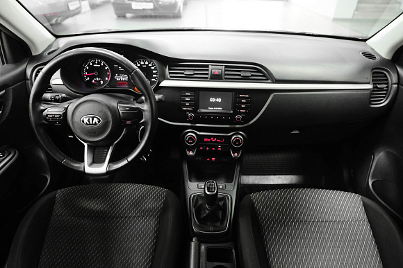 Kia Rio, 2018 года, пробег 130000 км
