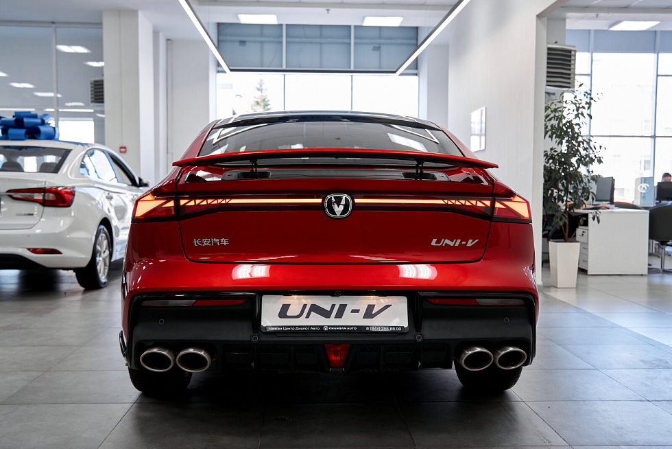 Changan UNI-V Техно, красный