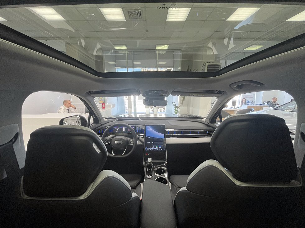 Geely Atlas Флагман, зеленый