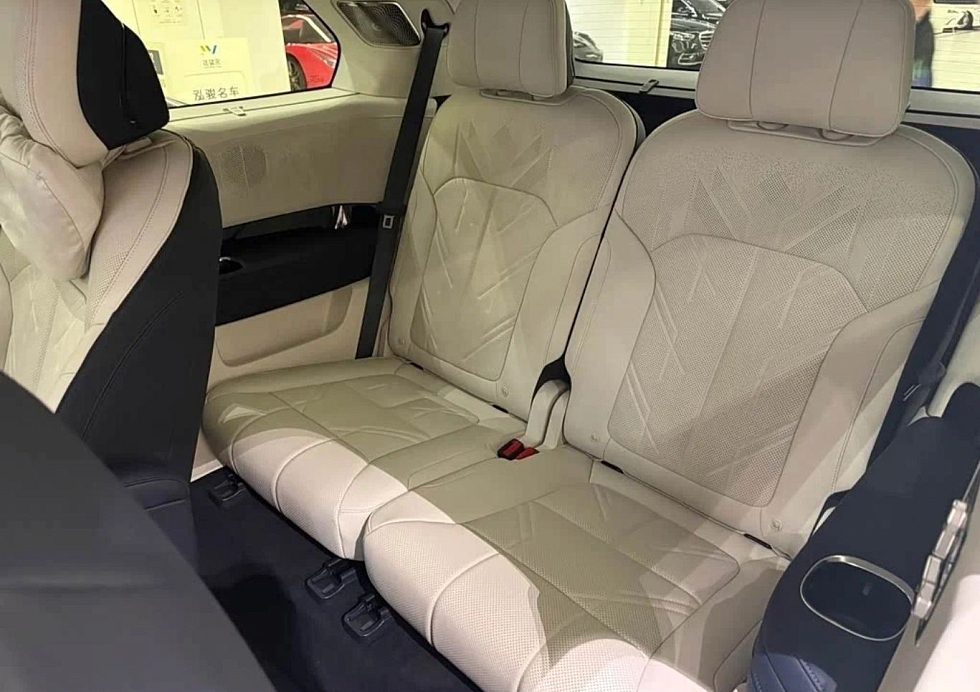 Zeekr 9X Hyper, белый