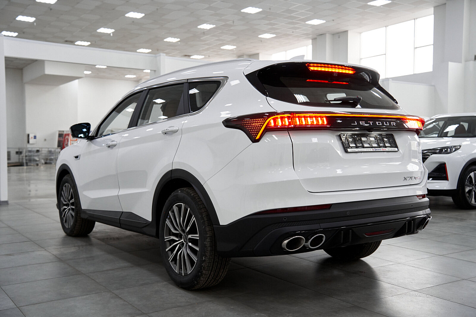 JETOUR X70 PLUS Люкс, черный