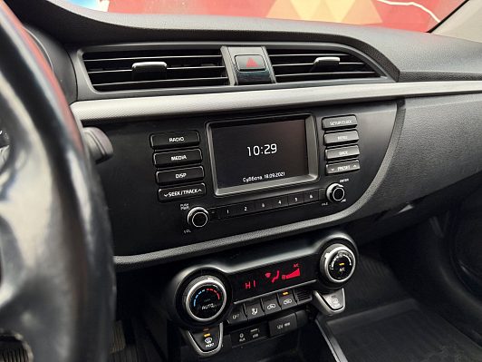 Kia Rio Luxe, 2018 года, пробег 130114 км