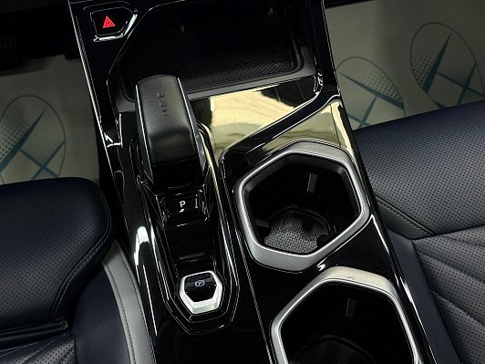 Geely Atlas Флагман, 2024 года, пробег 45768 км
