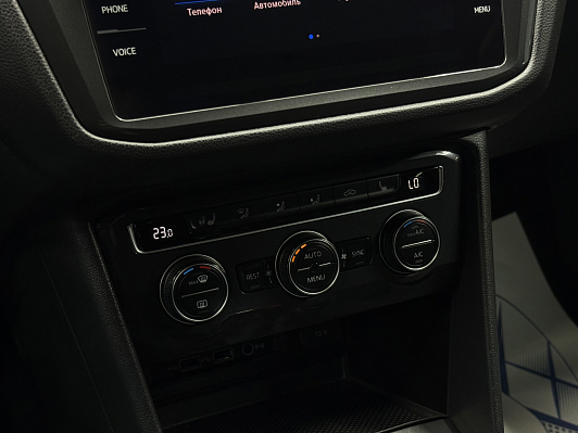 Volkswagen Tiguan Highline, 2018 года, пробег 124500 км