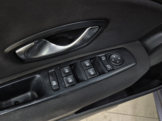 Renault Megane, 2010 года, пробег 235128 км