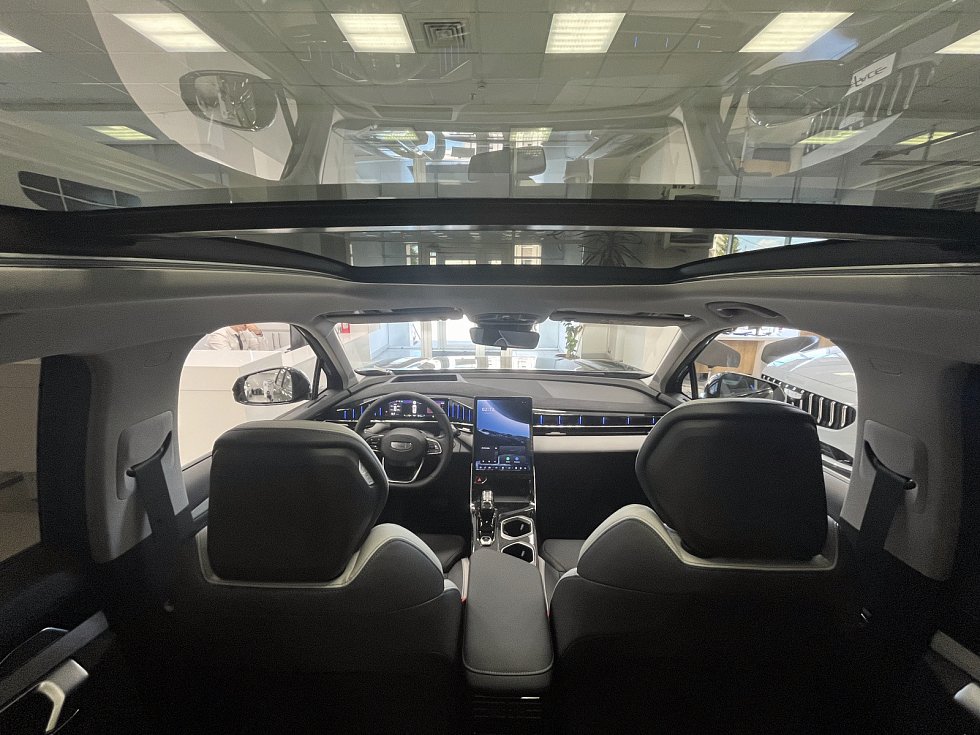 Geely Atlas Флагман, зеленый