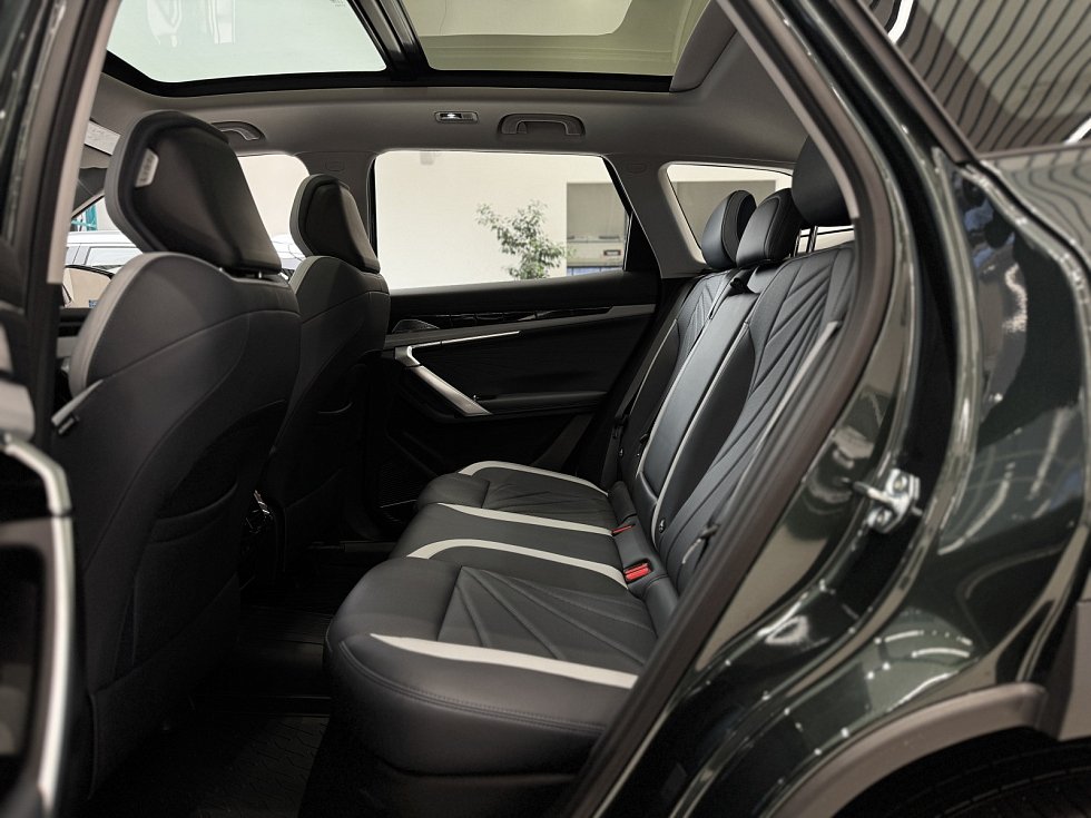 Geely Atlas Флагман, черный