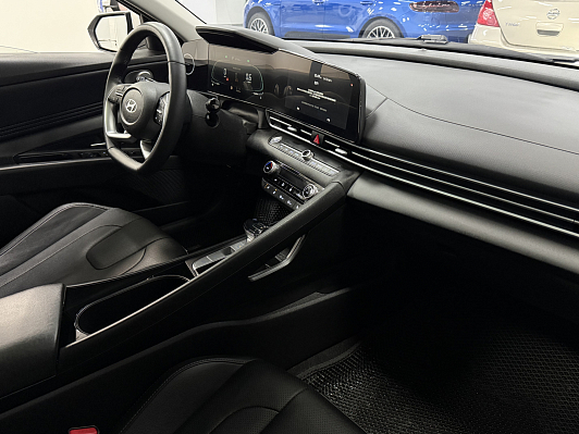 Hyundai Elantra LUX, 2024 года, пробег 36700 км