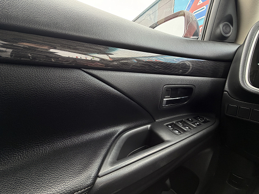 Mitsubishi Outlander Intense+, 2018 года, пробег 148000 км