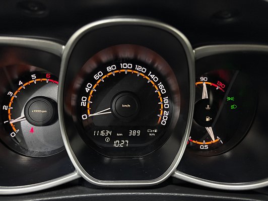 Lada (ВАЗ) Vesta Luxe Multimedia, 2019 года, пробег 111628 км