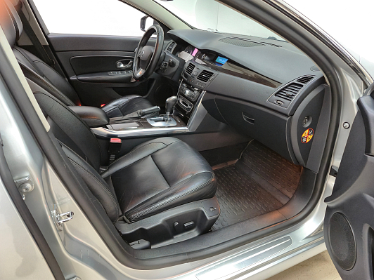 Renault Latitude Privilege, 2012 года, пробег 217598 км