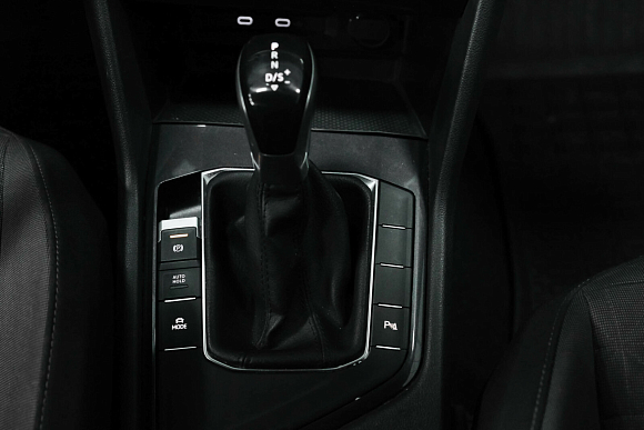 Volkswagen Tiguan Respect, 2020 года, пробег 146743 км