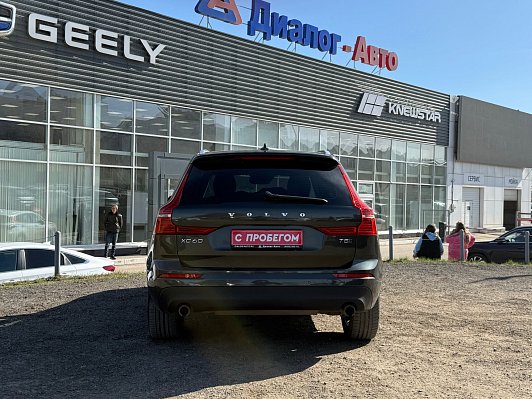 Volvo XC60 Momentum, 2021 года, пробег 121270 км