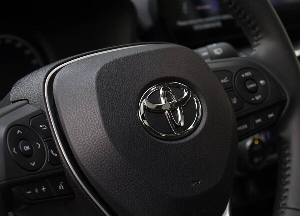 Toyota RAV4 Adventure, белый