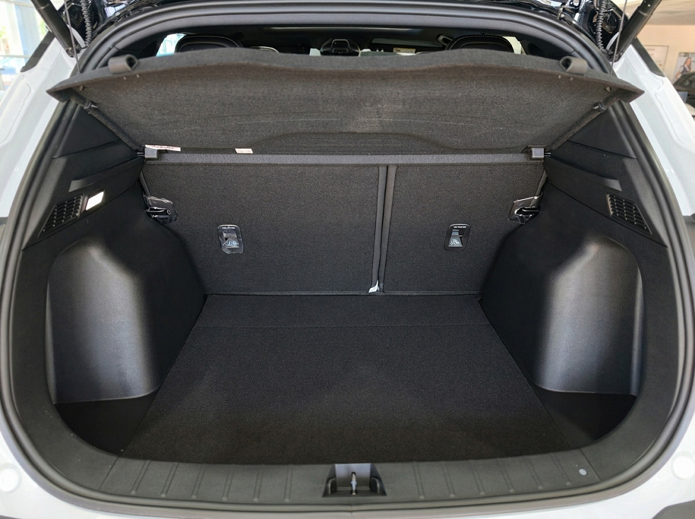 Geely Coolray Эксклюзив, белый