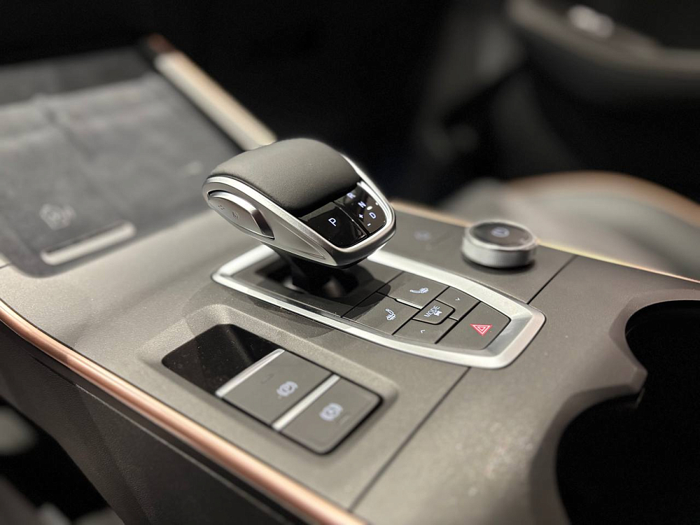 Omoda C5 Fun, серебряный