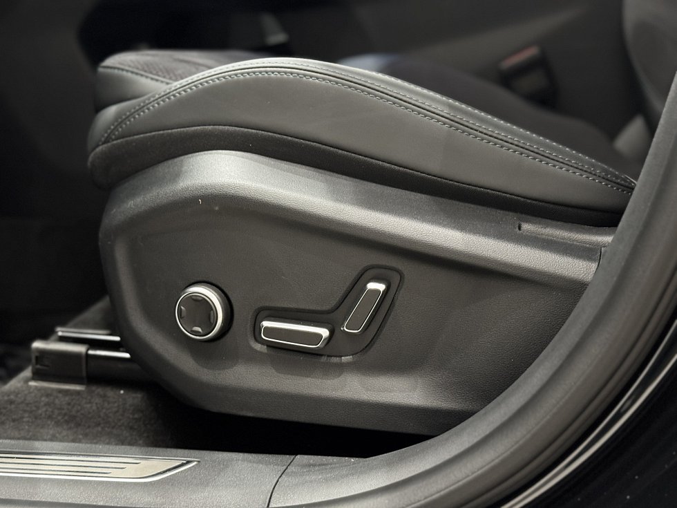 Geely Monjaro Flagship, черный