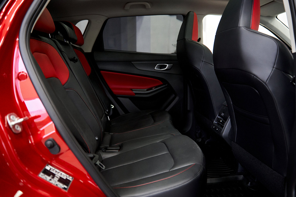 Changan UNI-S (CS55 Plus) Luxe, красный