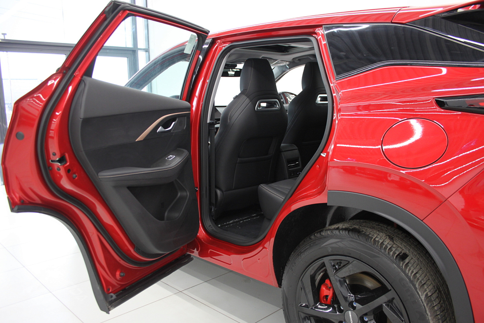 Omoda C5 Актив, красный