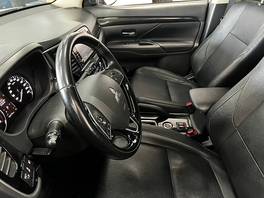 Mitsubishi Outlander, 2017 года, пробег 104000 км