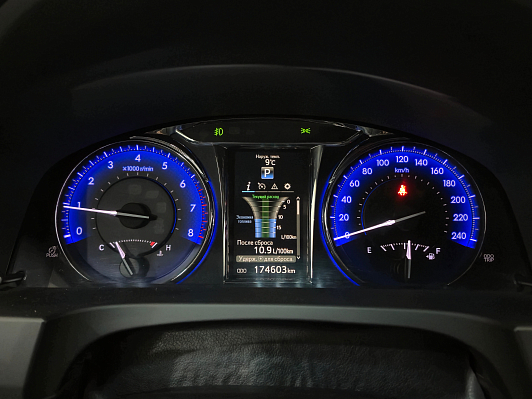 Toyota Camry Exclusive, 2017 года, пробег 174581 км